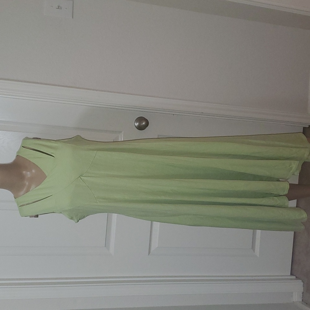 SOFT SURROUNDINGS m - Duvall Sleeveless Midi Margarita Green cut-outs - Picture 2 of 10